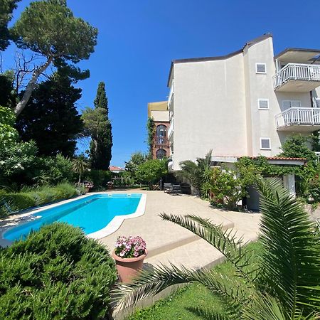 Villa Flora Kaštela Exteriör bild