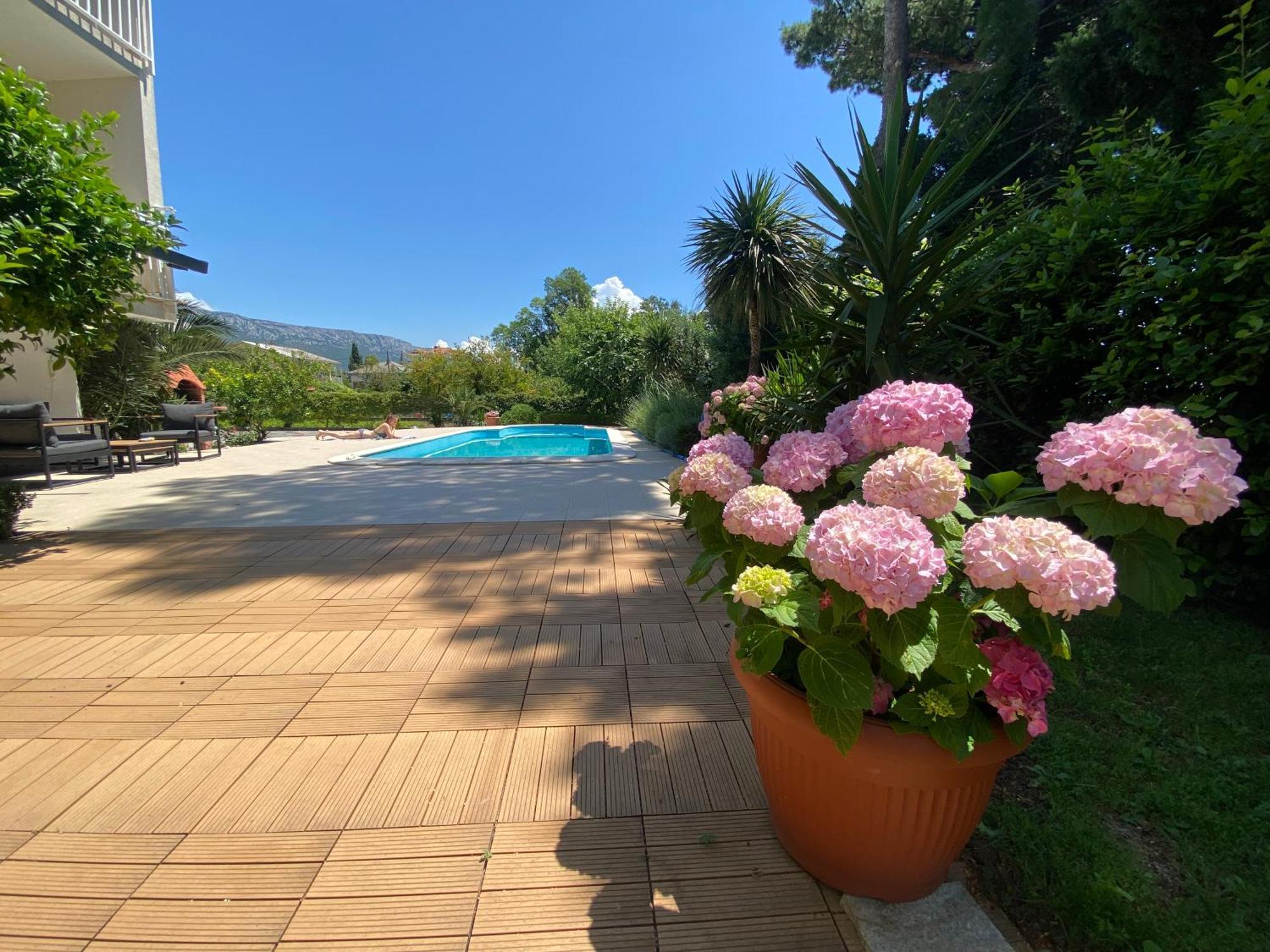 Villa Flora Kaštela Exteriör bild